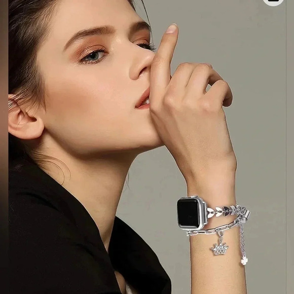 Detachable bracelet with‎ crown charm - Picture 2 of 6